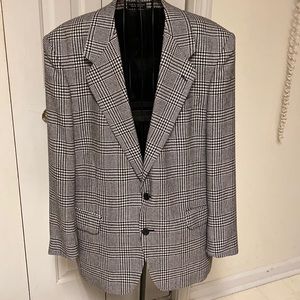 Mens black& white jacket. Size medium